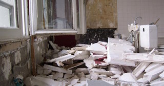 Демонтаж хрущевки в Острогожске - удаление старых полов и стен по выгодной цене от 1766 рублей.